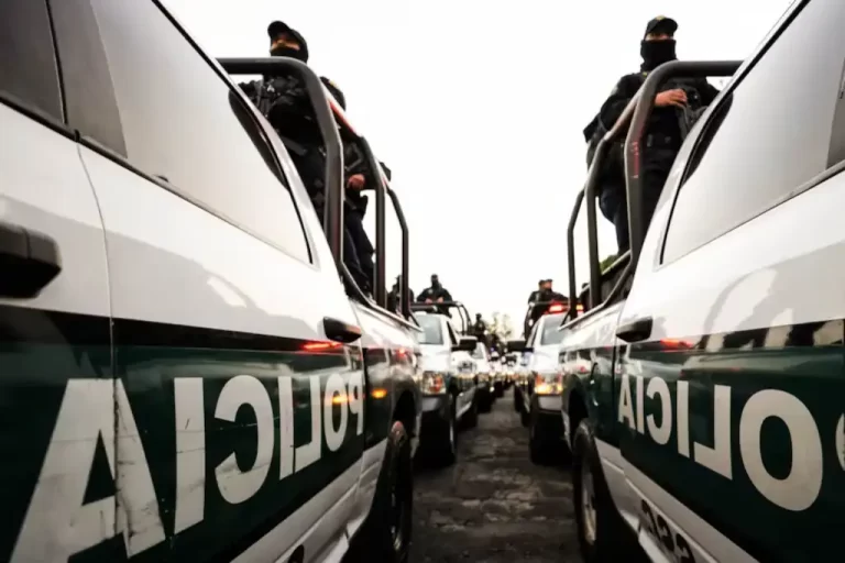 Tania Silva es una comerciante que en enero se hizo viral por arrojar salsa a un grupo de policías que intentaban retirarla de su puesto de flautas en la Alameda Central. Ahora la comerciante debe más de 95 mil pesos y no tiene fuente de trabajo.