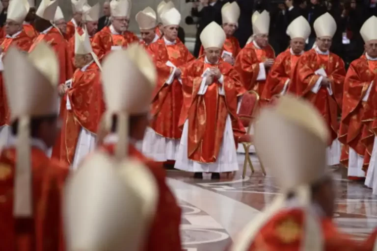 Tras el fallecimiento del Papa Francisco, el Vaticano se prepara para uno de los momentos más solemnes y reservados de la Iglesia Católica: el Cónclave.