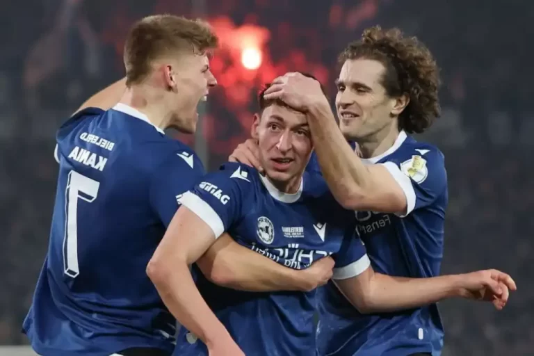 El Arminia Bielefeld, equipo de la Tercera División de Alemania, logró un histórico pase a la final de la Copa Alemana tras eliminar al Bayer Leverkusen de Xabi Alonso con un emocionante 2-1.
