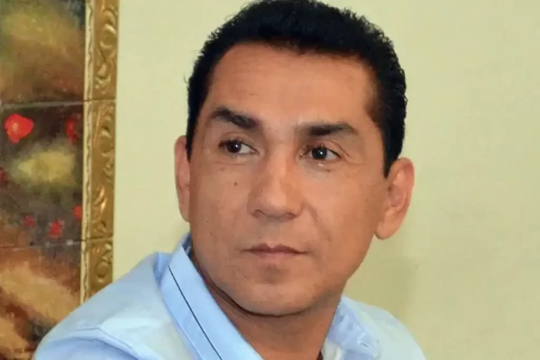 José Luis Abarca fue alcalde de Iguala hasta octubre de 2014, cuando el Congreso local lo destituyó tras los hechos del 26 y 27 de septiembre de ese año.