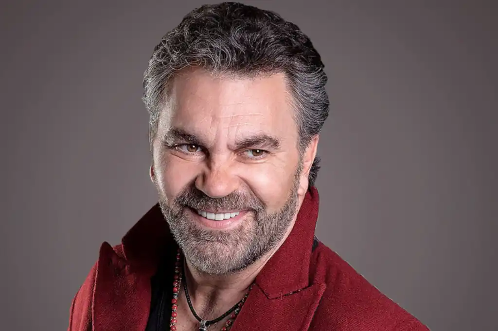 La noticia del retiro temporal de Mijares tomó por sorpresa a sus fans, ya que actualmente se encuentra activo en el reality "Juego de Voces".