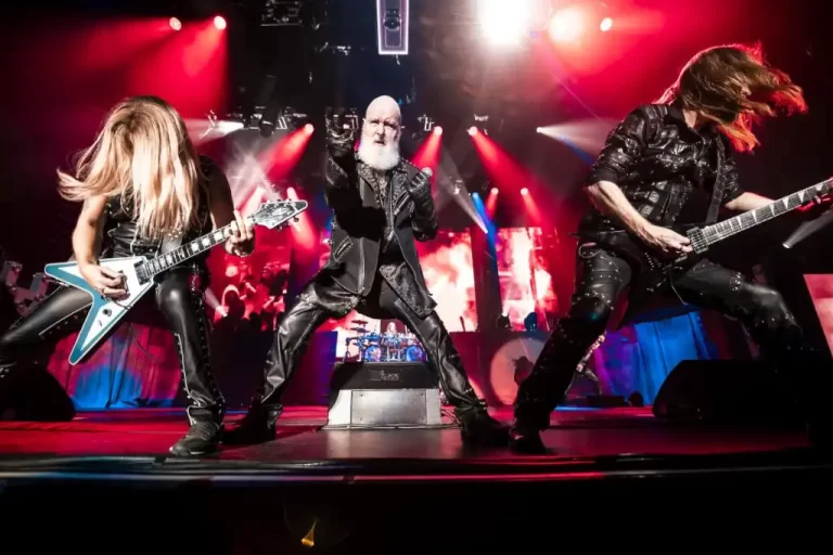 La Arena Ciudad de México vibró el pasado 4 de mayo con el rugido del heavy metal cuando Judas Priest, leyenda británica del género, ofreció un espectáculo inolvidable ante 18 mil fanáticos como parte de su “Monsters Tour 2025”.