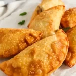 En un impactante giro dentro de la crisis de violencia que sacude a Haití, una mujer fue detenida por envenenar con empanadas a 40 miembros de la coalición criminal Viv Ansanm, recientemente declarada organización terrorista por Estados Unidos.